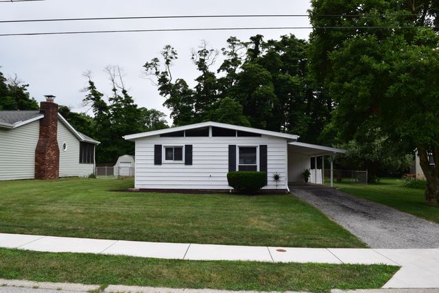 1308 Fairlane Drive, Valparaiso, IN 46383