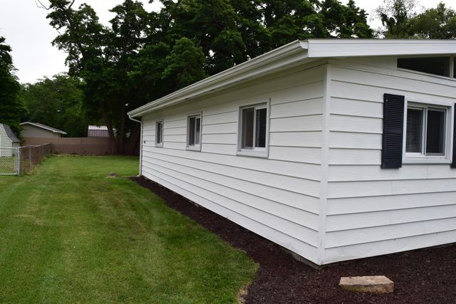 1308 Fairlane Drive, Valparaiso, IN 46383