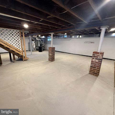 560 SALEM AVE, Woodbury, NJ 08096