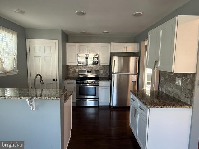 560 SALEM AVE, Woodbury, NJ 08096