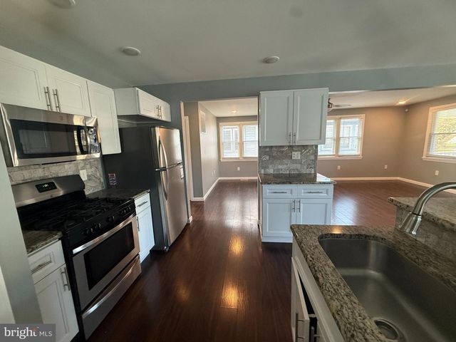 560 SALEM AVE, Woodbury, NJ 08096