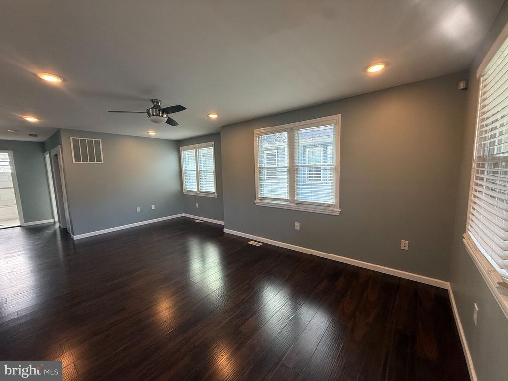 560 SALEM AVE, WOODBURY, NJ 08096 — photo 3