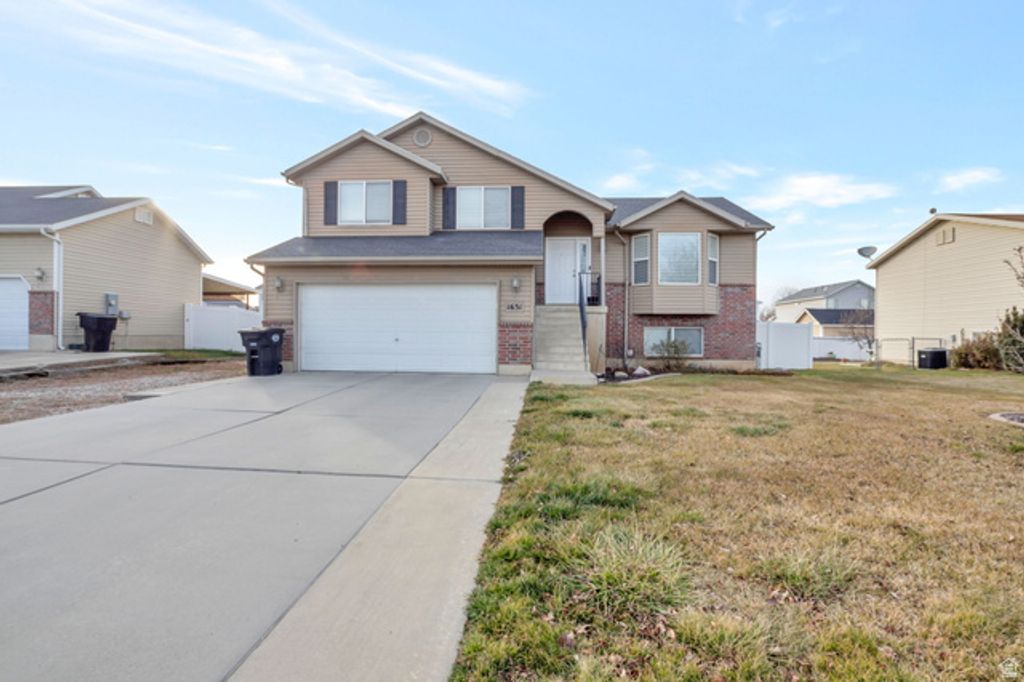 1631 N 2340 W, Clinton, UT 84015
