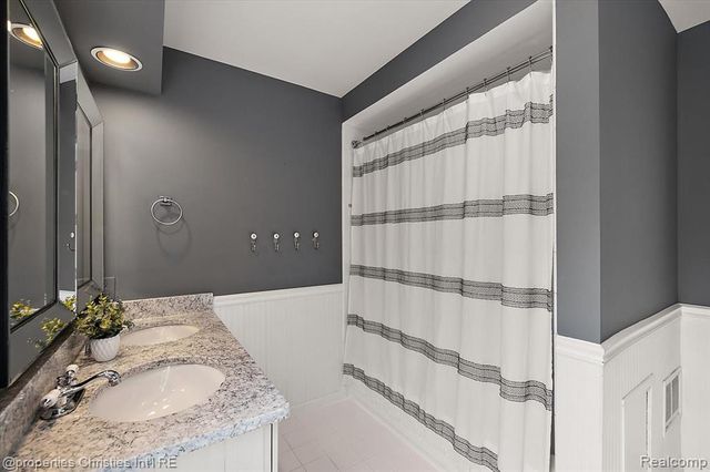 1033 Maplegrove Avenue, Royal Oak, MI 48067