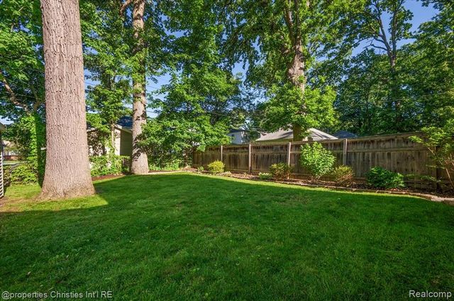 1033 Maplegrove Avenue, Royal Oak, MI 48067