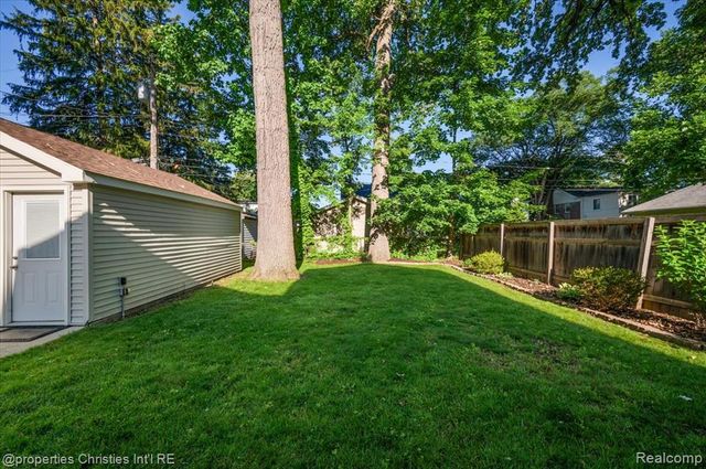1033 Maplegrove Avenue, Royal Oak, MI 48067