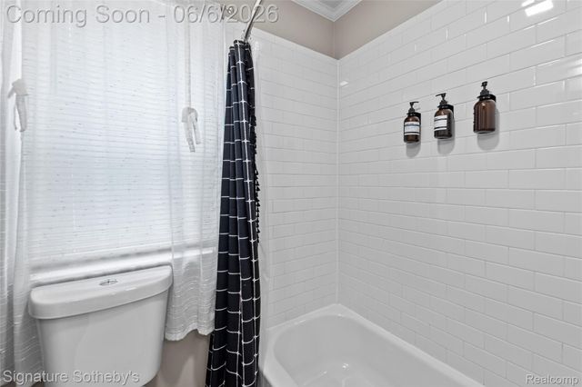 674 E Webster Street, Ferndale, MI 48220