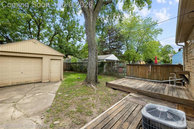 674 E Webster Street, Ferndale, MI 48220