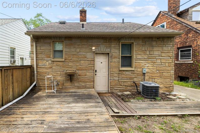 674 E Webster Street, Ferndale, MI 48220