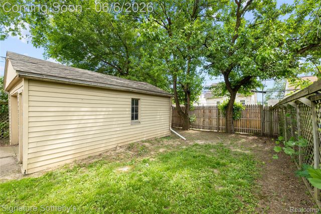 674 E Webster Street, Ferndale, MI 48220