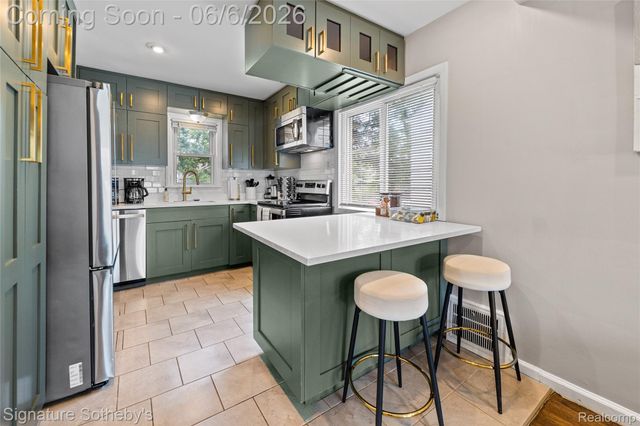 674 E Webster Street, Ferndale, MI 48220