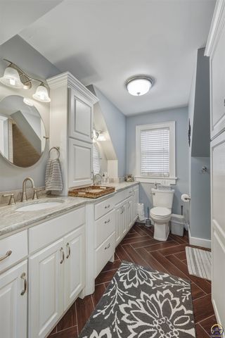 1303 SW Pembroke LN, Topeka, KS 66604