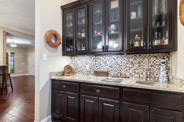 348 Carlson CIR, Buchanan Dam, TX 78609
