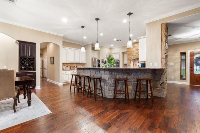 348 Carlson CIR, Buchanan Dam, TX 78609