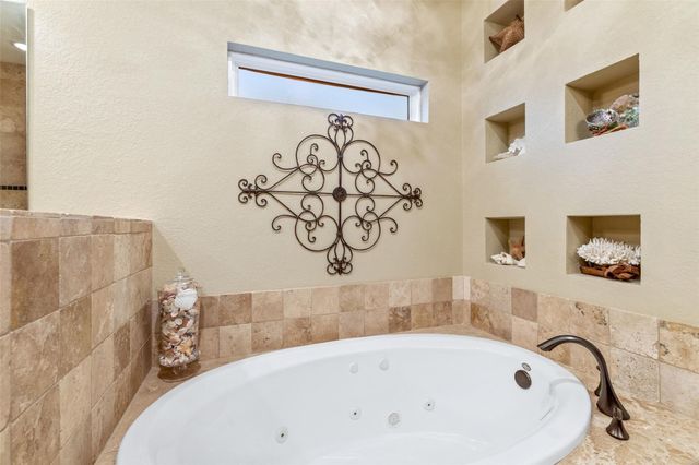 348 Carlson CIR, Buchanan Dam, TX 78609