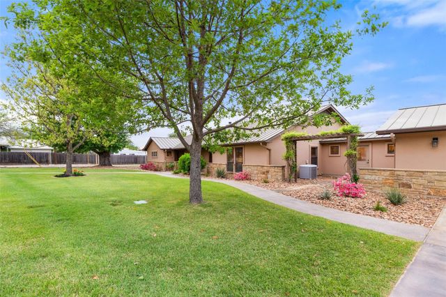 348 Carlson CIR, Buchanan Dam, TX 78609