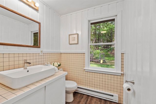 34 Sleigh Rd, Chelmsford, MA 01824