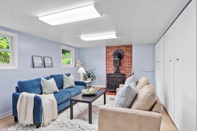34 Sleigh Rd, Chelmsford, MA 01824
