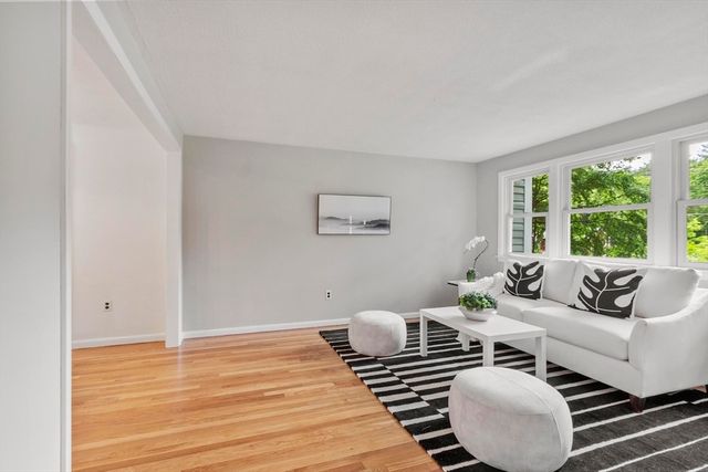 34 Sleigh Rd, Chelmsford, MA 01824