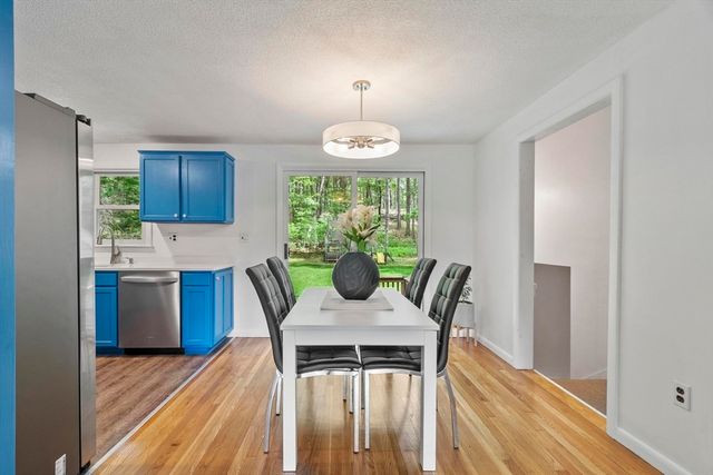 34 Sleigh Rd, Chelmsford, MA 01824