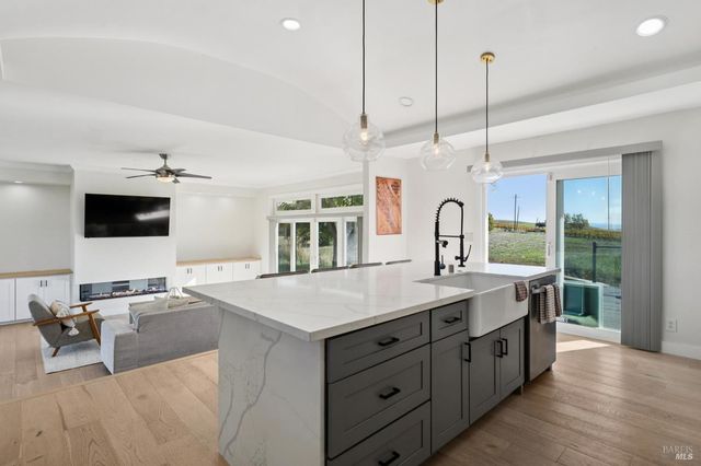 1301 Duhig Rd, Napa, CA 94559