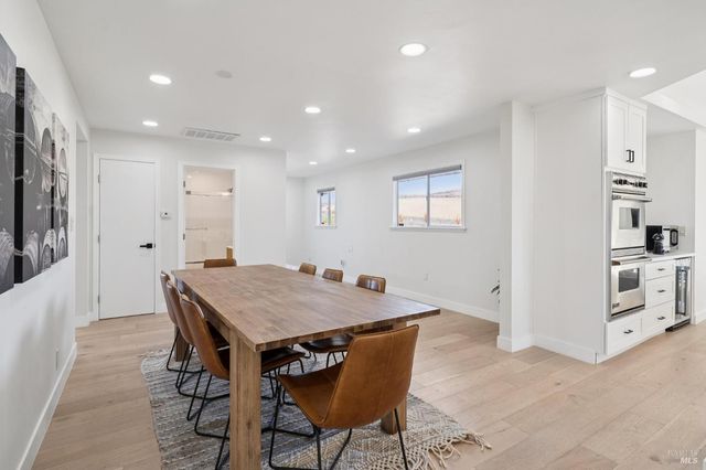 1301 Duhig Rd, Napa, CA 94559