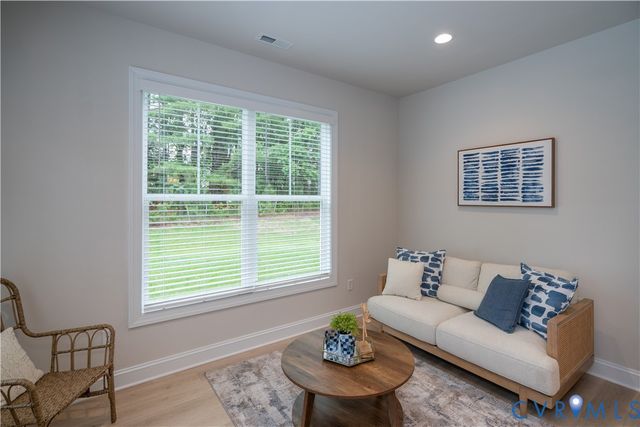 8712 Hope Farm Ln, Mechanicsville, VA 23111