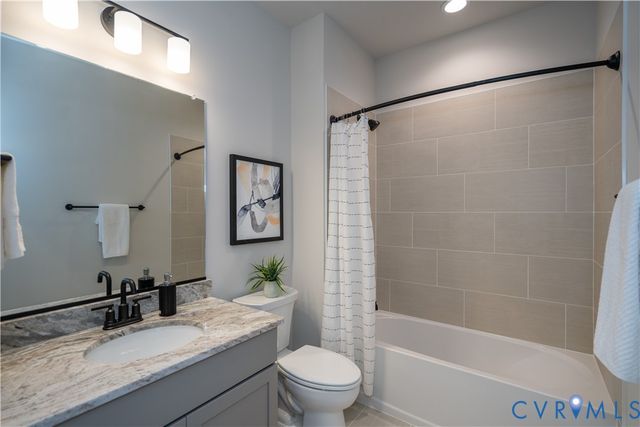 8712 Hope Farm Ln, Mechanicsville, VA 23111