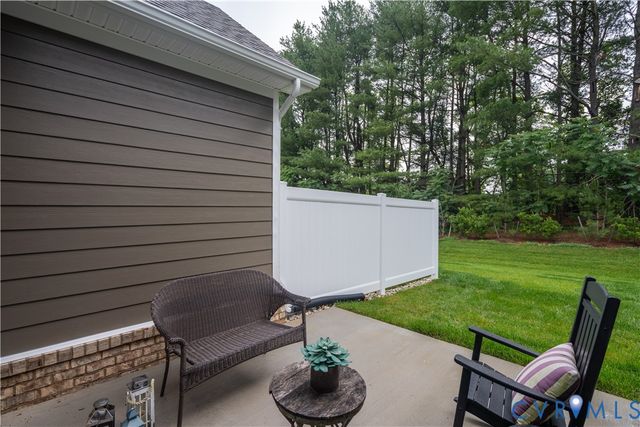 8712 Hope Farm Ln, Mechanicsville, VA 23111