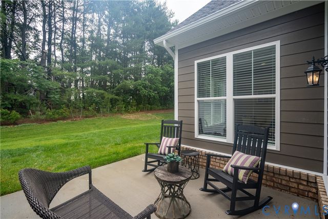 8712 Hope Farm Ln, Mechanicsville, VA 23111
