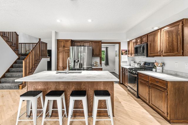 4572 Wild Canyon Drive, Woodbury, MN 55129