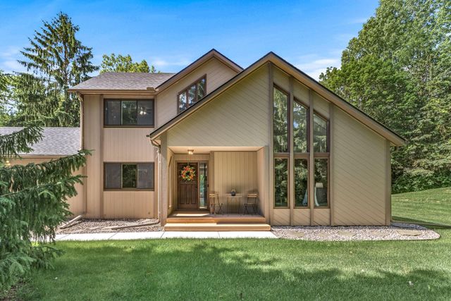 4572 Wild Canyon Drive, Woodbury, MN 55129
