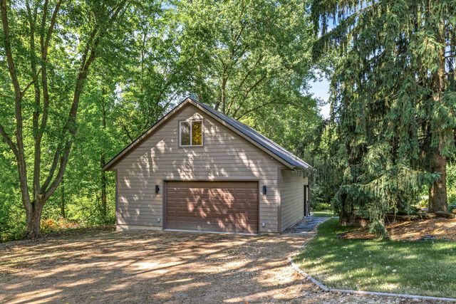 4572 Wild Canyon Drive, Woodbury, MN 55129