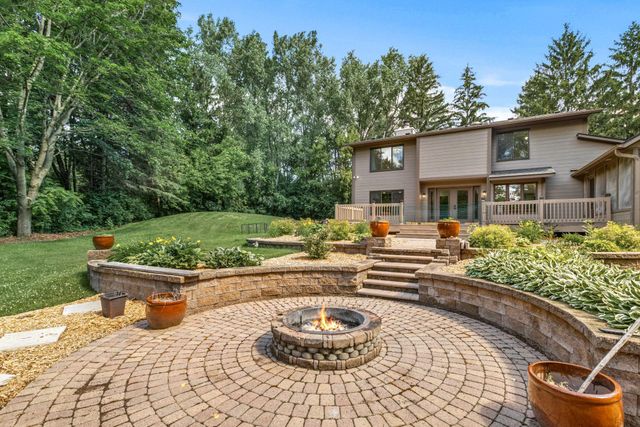 4572 Wild Canyon Drive, Woodbury, MN 55129