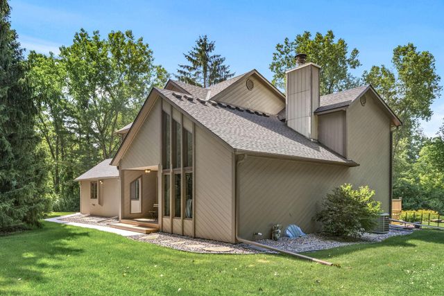 4572 Wild Canyon Drive, Woodbury, MN 55129