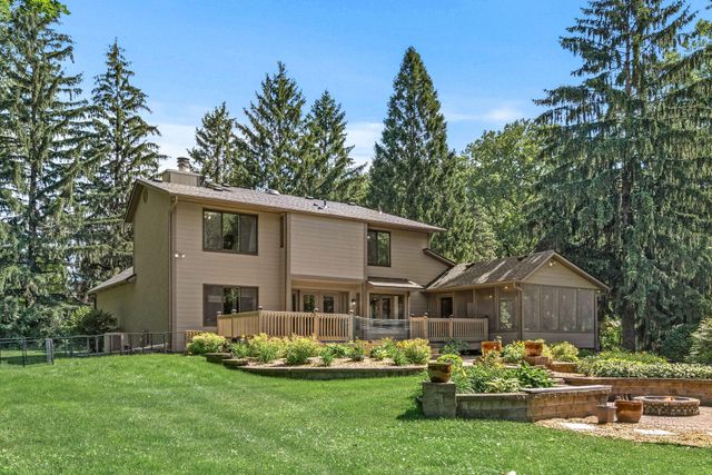 4572 Wild Canyon Drive, Woodbury, MN 55129