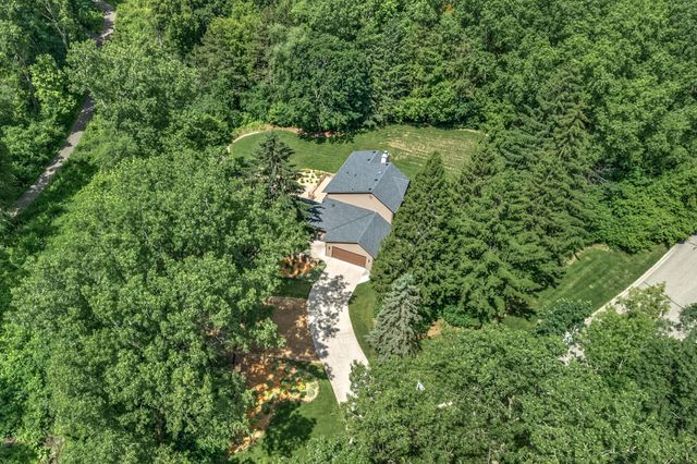 4572 Wild Canyon Drive, Woodbury, MN 55129