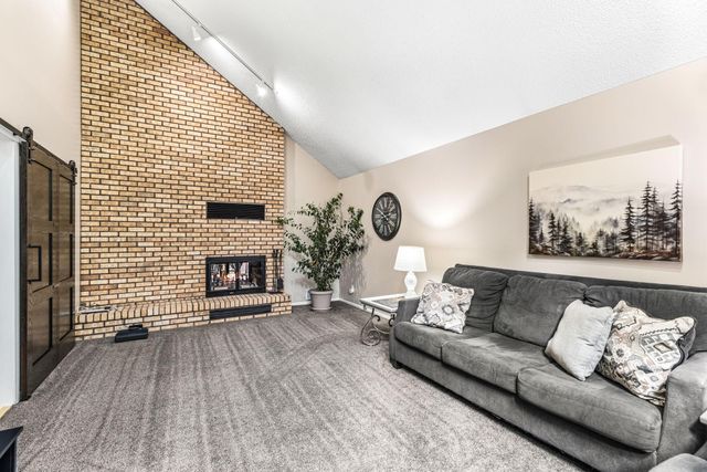 4572 Wild Canyon Drive, Woodbury, MN 55129