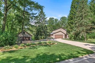 4572 Wild Canyon Drive, Woodbury, MN 55129
