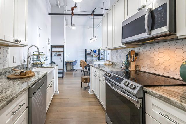 1401 STATE Street 502, Erie, PA 16501