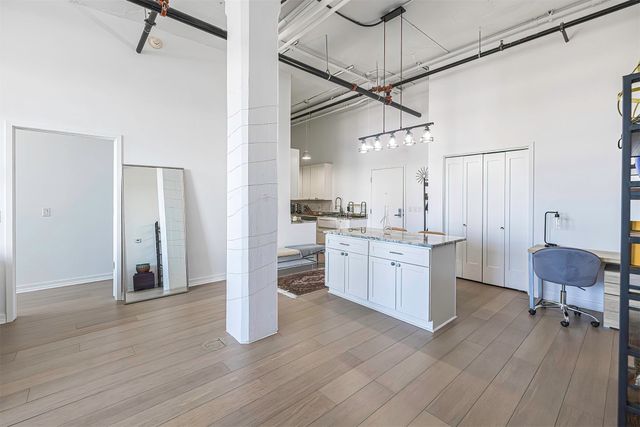 1401 STATE Street 502, Erie, PA 16501