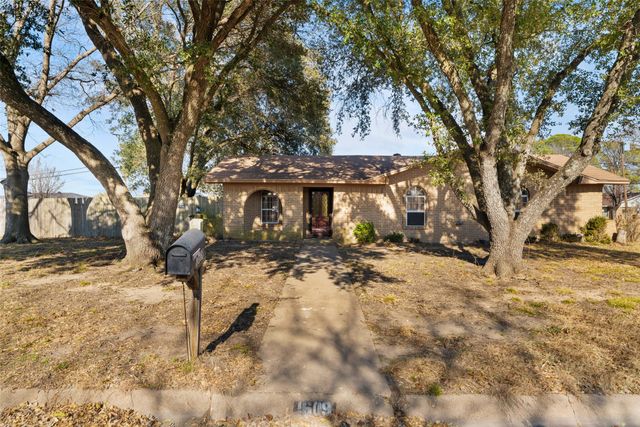 1619 Anthony Street, Kaufman, TX 75142