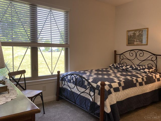 516 Salzberg Lane, Springdale, OH 45246