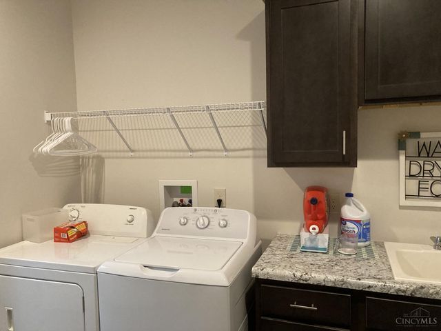 516 Salzberg Lane, Springdale, OH 45246