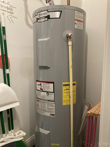 516 Salzberg Lane, Springdale, OH 45246