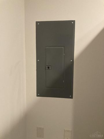 516 Salzberg Lane, Springdale, OH 45246