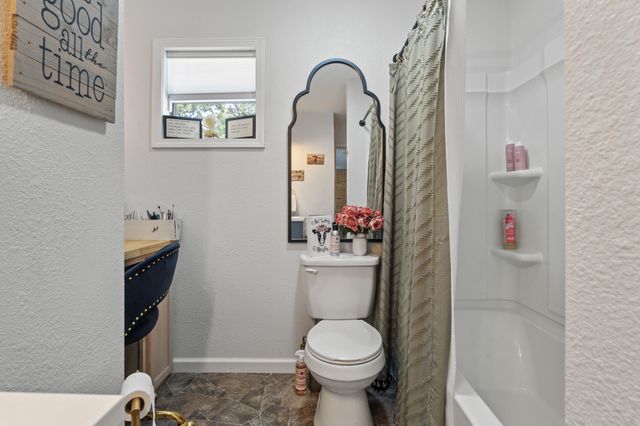 63060 E 157 Road, Wyandotte, OK 74370