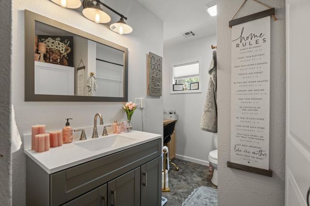 63060 E 157 Road, Wyandotte, OK 74370