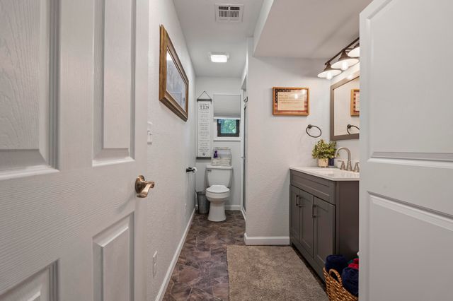 63060 E 157 Road, Wyandotte, OK 74370