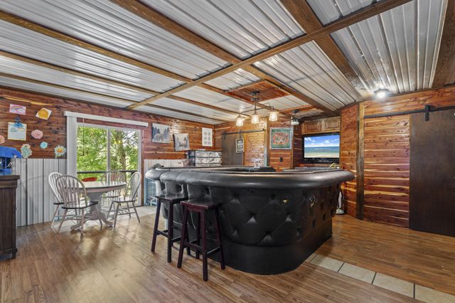 63060 E 157 Road, Wyandotte, OK 74370